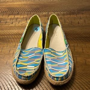 Sanuk Fiona Blue and Yellow Patterned Flats